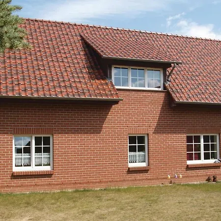 Stunning In Mirow Ot Appartement Qualzow